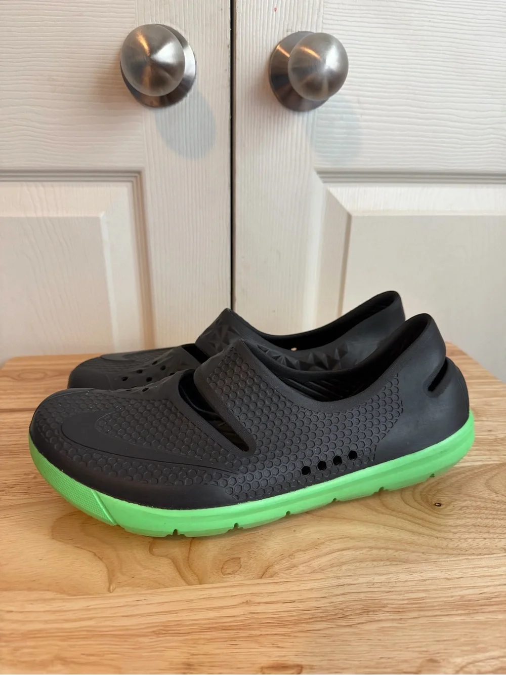 Nike lightweight slip
